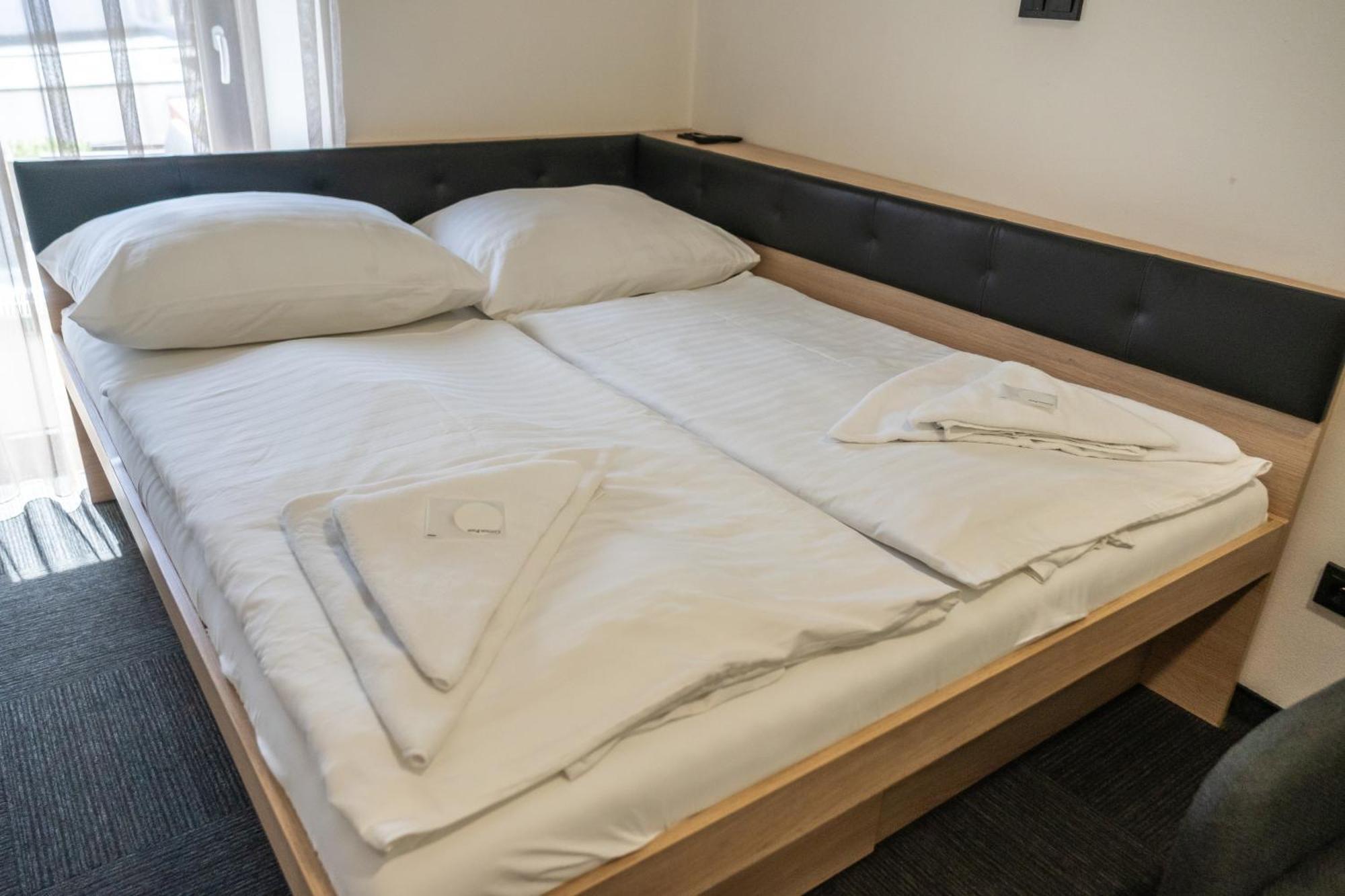 Hotel Plzen Плзень